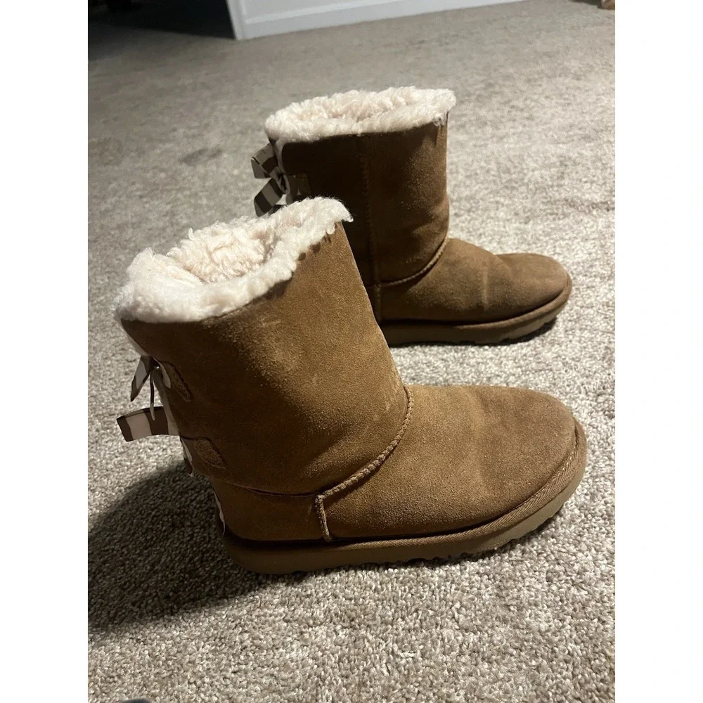 UGG Kid Classic  SHORT BAILEY‎ BOW STRIPE CHESTNUT BOOT US 3